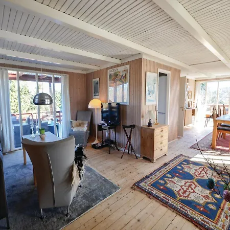 Holiday home Three-bedroom Holiday In