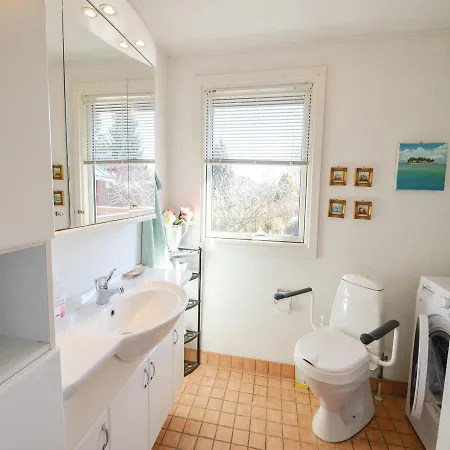 Holiday home Three-bedroom Holiday In Ebeltoft